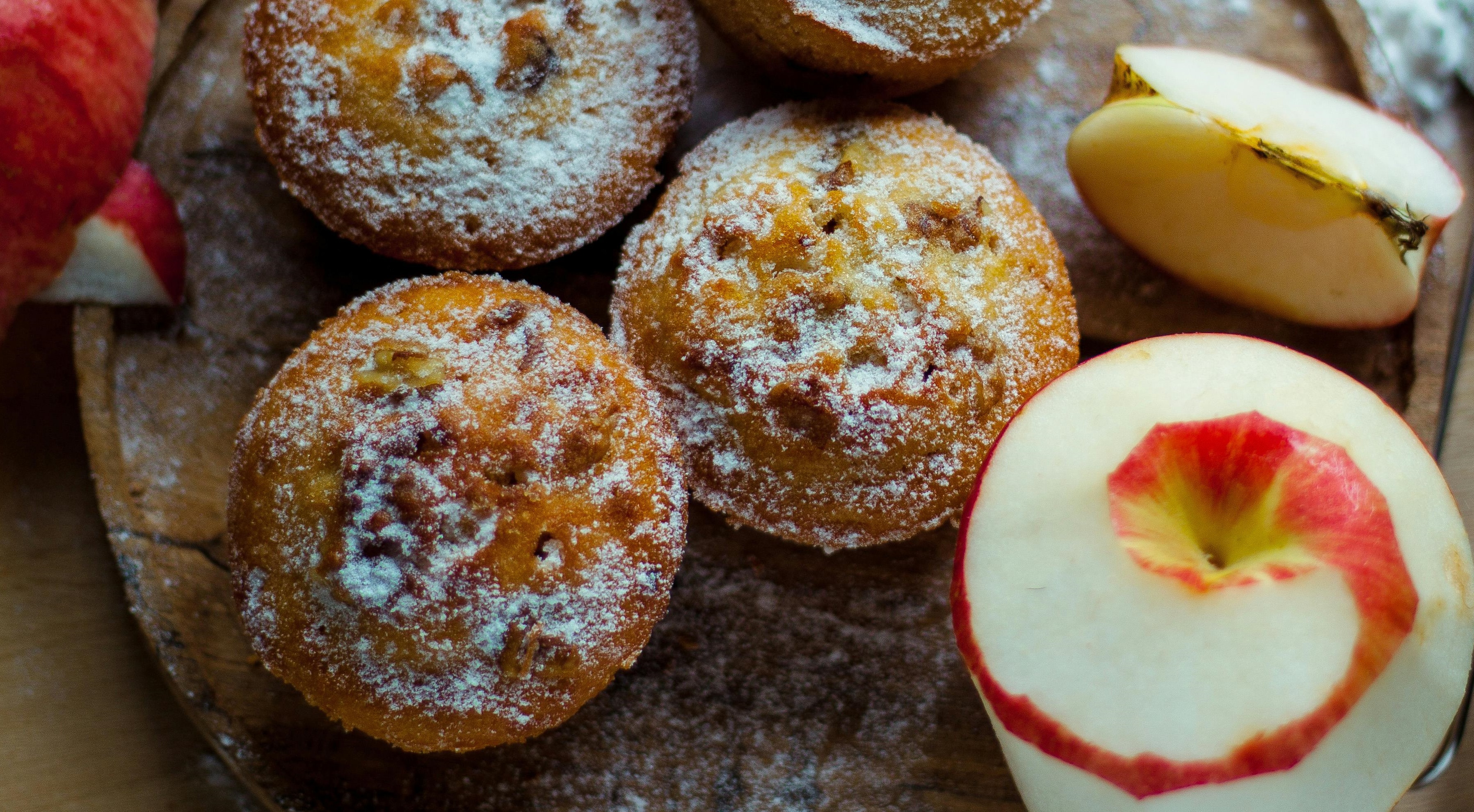 Healthy apple muffins