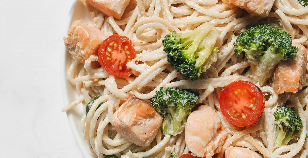 Salmon and broccoli with noodles